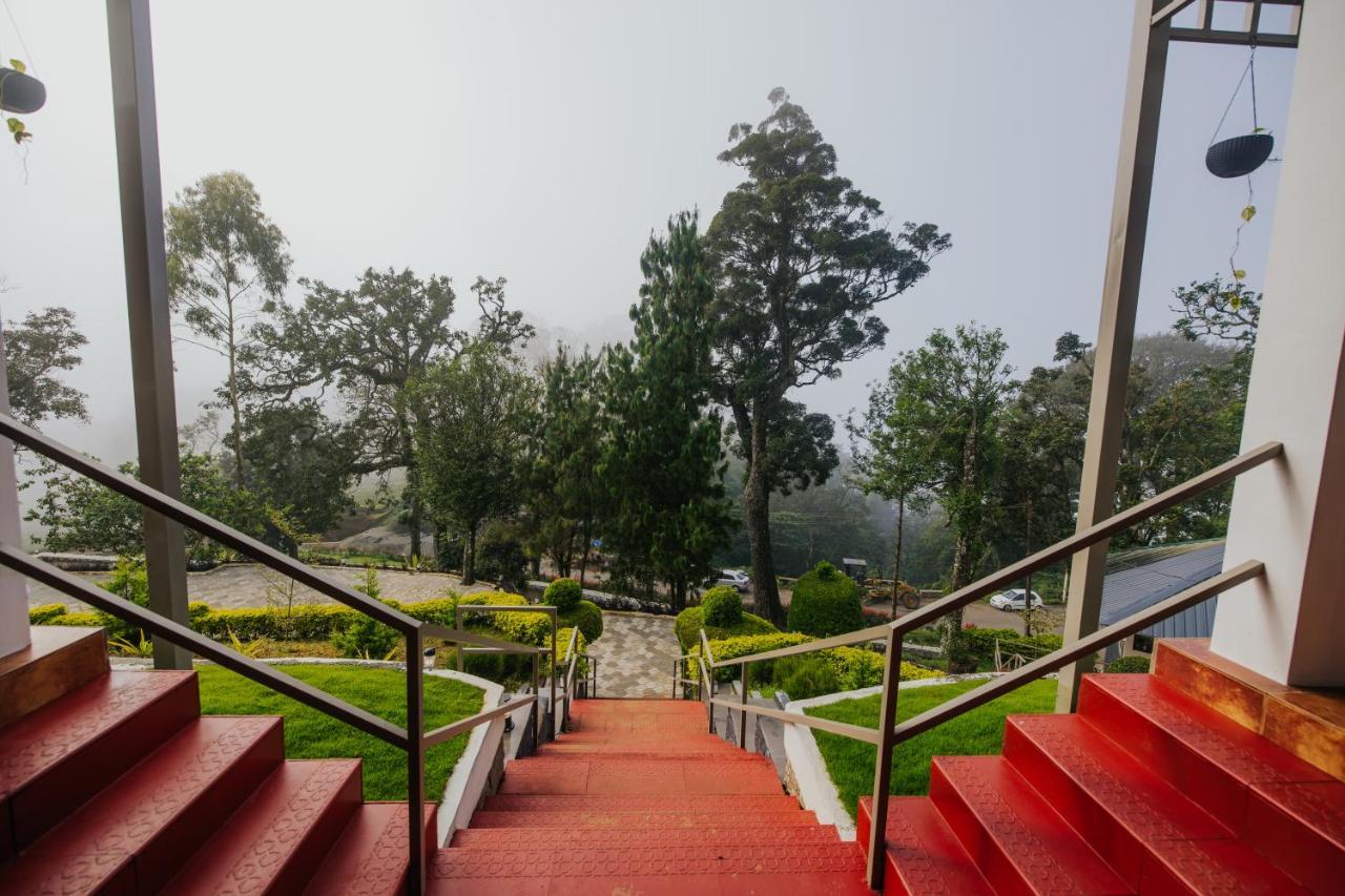 Misty Courtyard Resort Chinnakanal Eksteriør billede