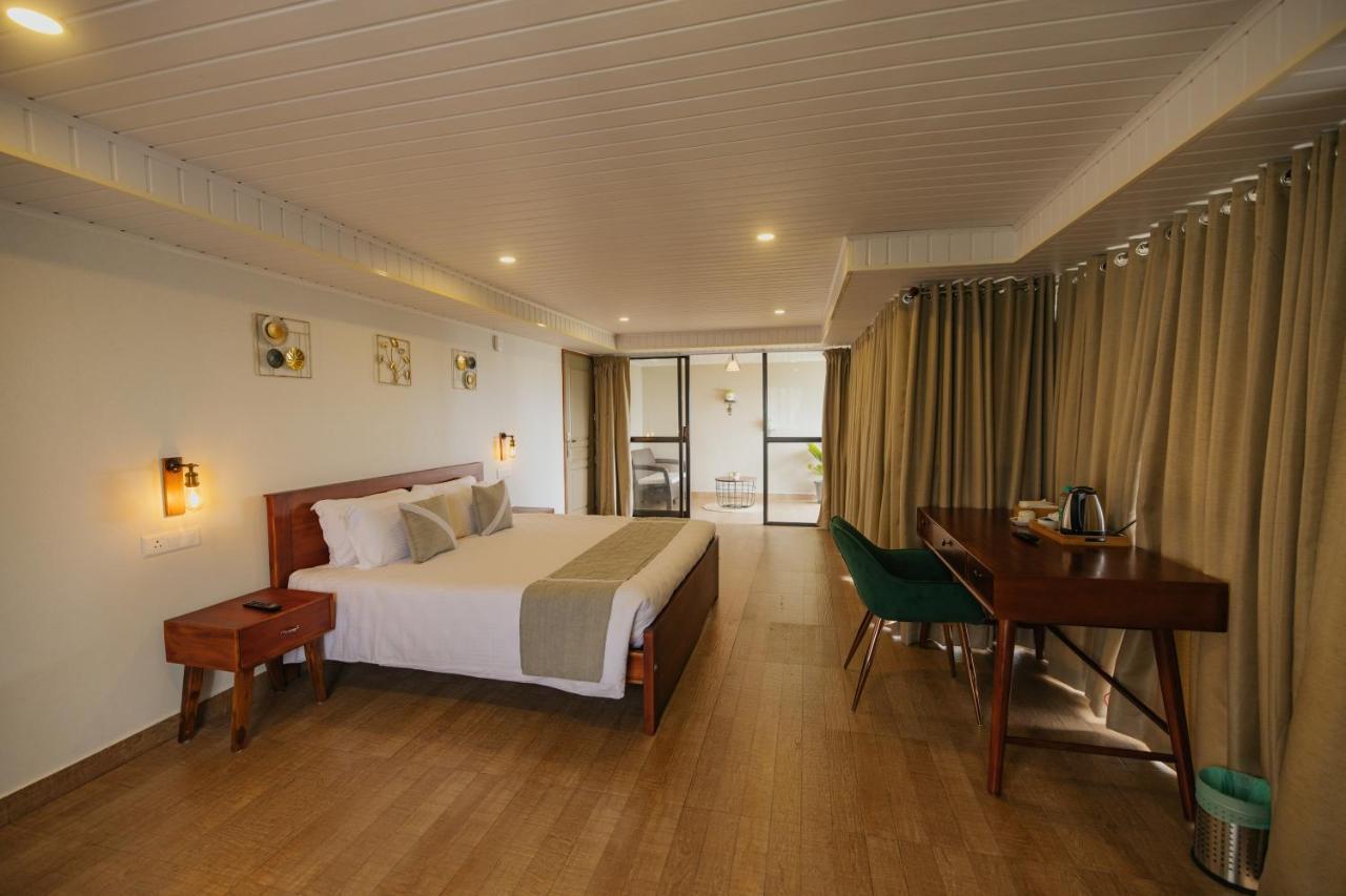 Misty Courtyard Resort Chinnakanal Eksteriør billede