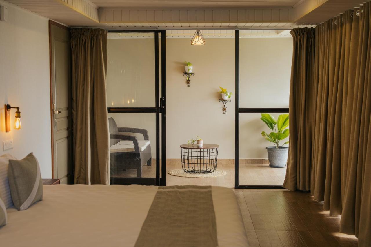 Misty Courtyard Resort Chinnakanal Eksteriør billede